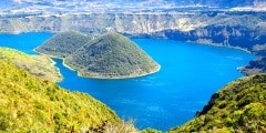 Laguna Cuicocha en la reserva Cotacachi-Cayapas, Ecuador